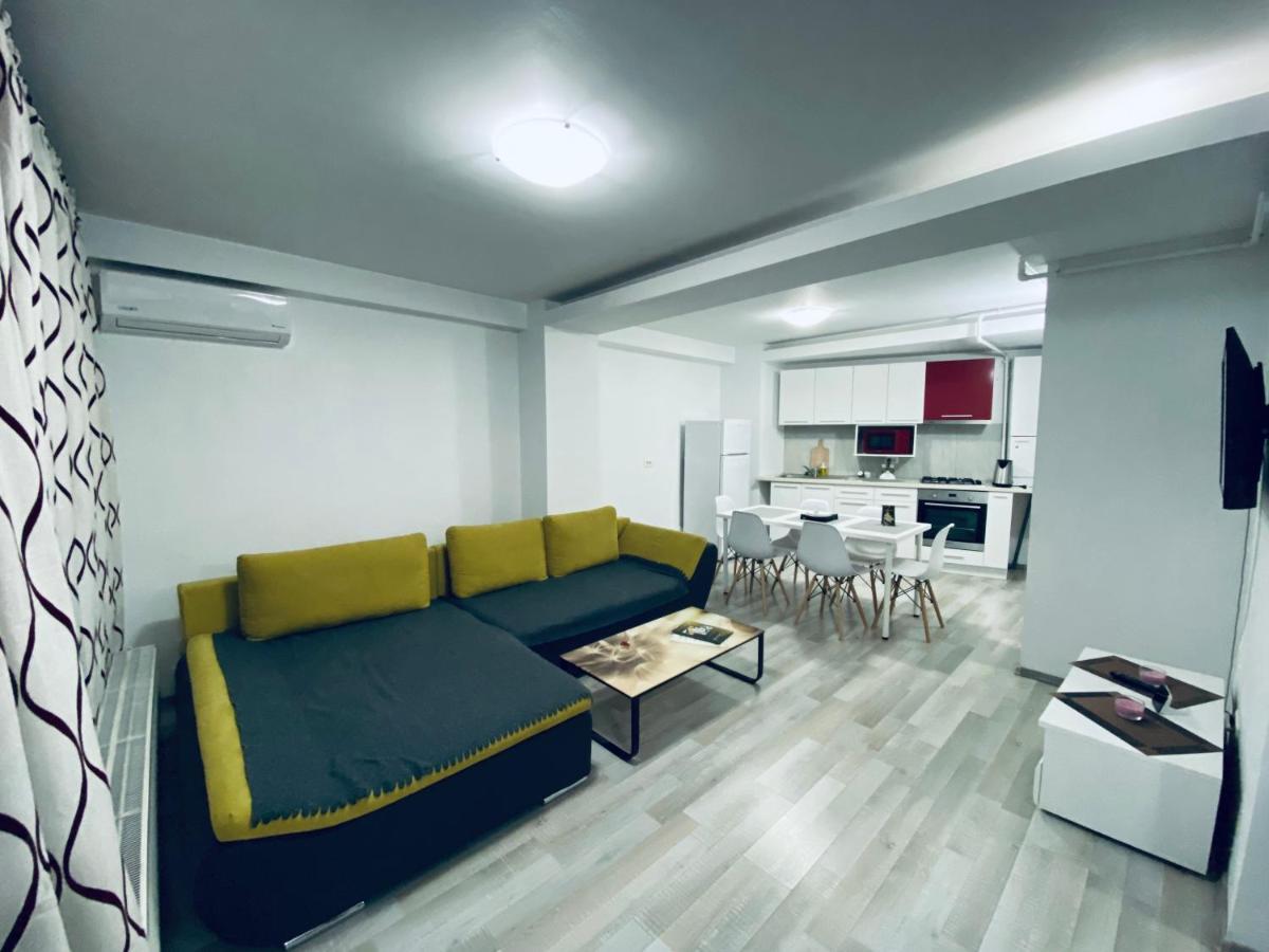 City Center Suite With Terrace Bucharest Exterior photo