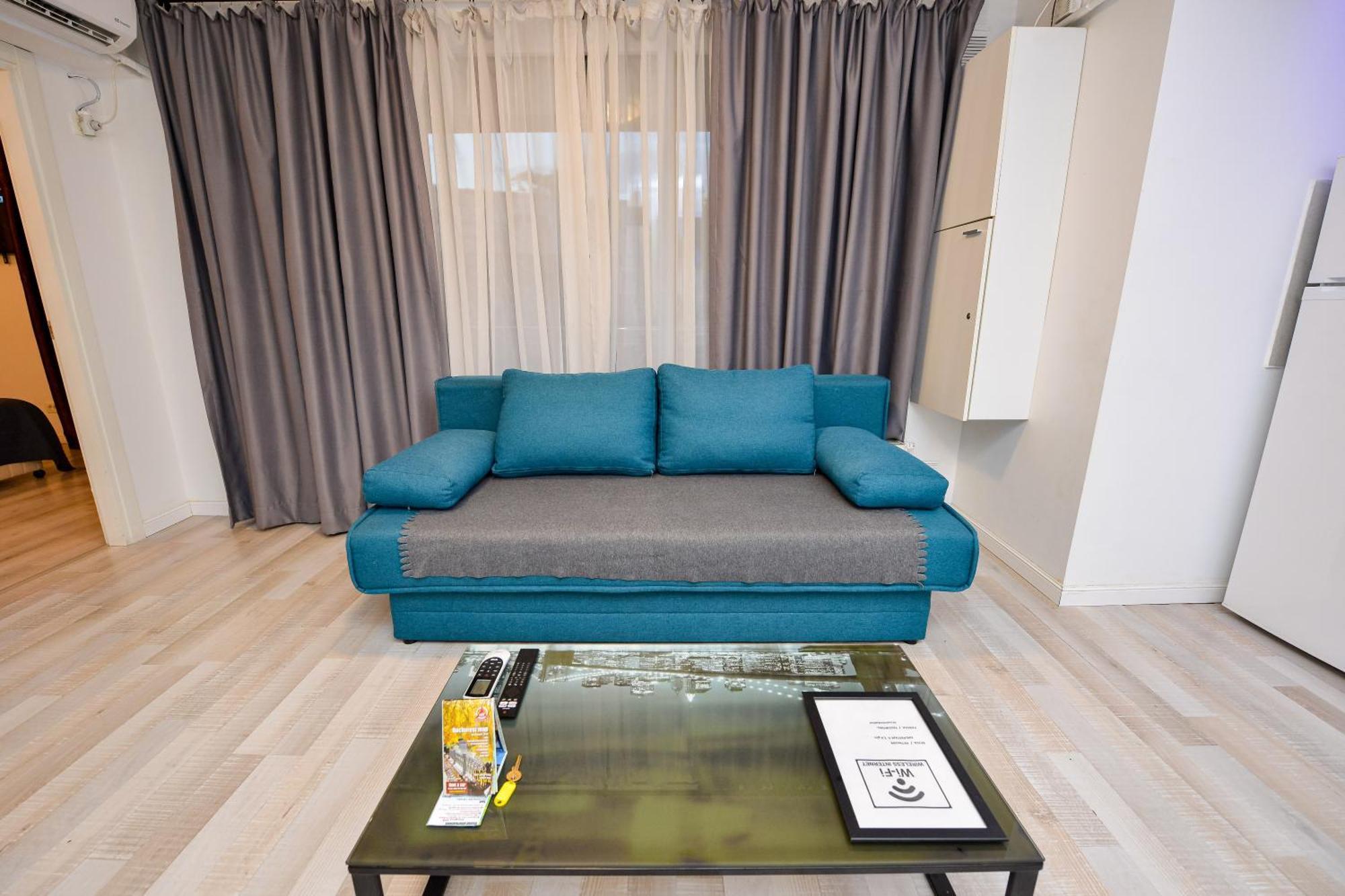 City Center Suite With Terrace Bucharest Exterior photo